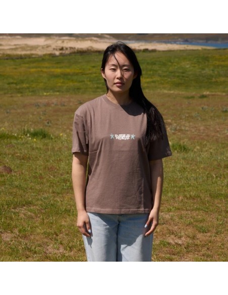 NWHR CAMISETA ENTRE AS PEDRAS BROWN