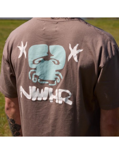 NWHR CAMISETA ENTRE AS PEDRAS BROWN