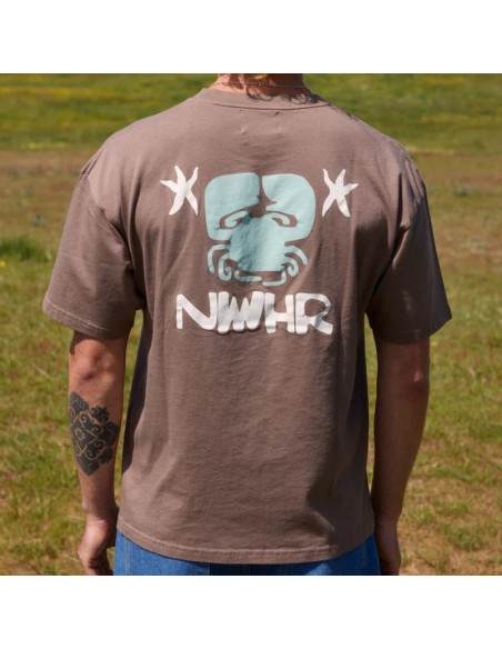 NWHR CAMISETA ENTRE AS PEDRAS BROWN