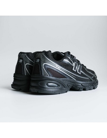NEW BALANCE 740 BLACK